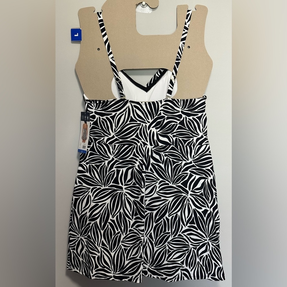 ☀️NWT Lands' End Women’s V-Neck Tulip Wrap Swim Dress – Sizes L☀️ - Picture 4 of 14